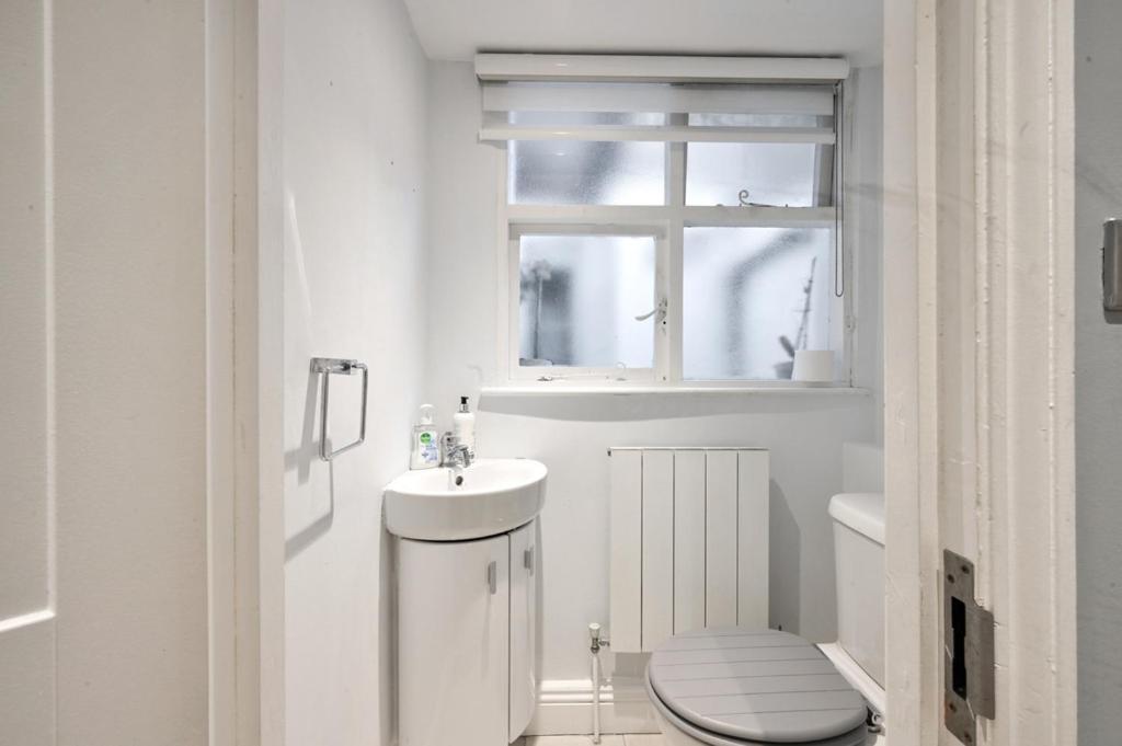 Cozy Hideaway In South Ken! Apartment London Exterior photo
